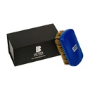 Magnetized High-end Conjunto de escova de barba – O conjunto "Traveler" inclui um espelho destacável e escova de sarja. O "Ultimate Brush" está disponível em três conjuntos e várias cores.