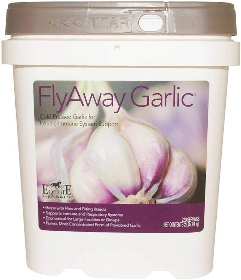 FlyAway Alho. Feed-Thru Suplemento para Cavalos. Pó de alho 100% prensado a frio suporta sistemas imunológicos, respiratórios e digestivos saudáveis. Agente Repelente Natural. Fórmula Concentrada. (2 Lbs).