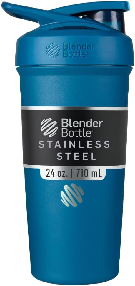 BlenderBottle Strada Shaker Cup garrafa de água de aço inoxidável isolado com fio Whisk, 24-ounce, azul