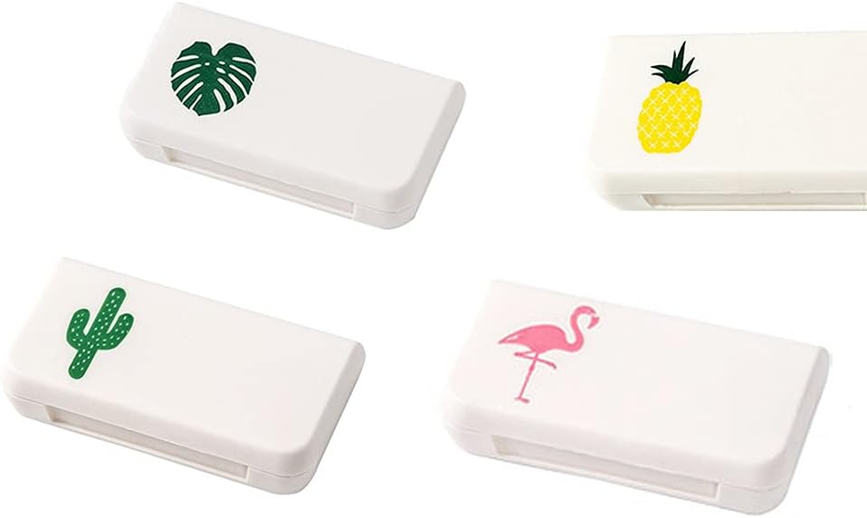 SagaSave Travel Pill Case 3 Compartimentos Portáteis Pill Case à prova de poeira e prova de umidade Caixa diária de pílulas pequena para vitaminas, óleo de peixe, suplementos (4 estilos)