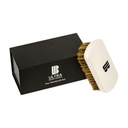 Magnetized High-end Brush Set – O conjunto “Traveler” inclui um espelho destacável e escova de cerdas de javali. O “ULTIMATE BRUSH” está disponível em três conjuntos e várias cores.